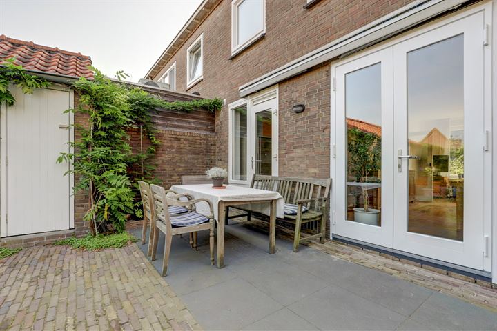 View photo 27 of Treubstraat 106