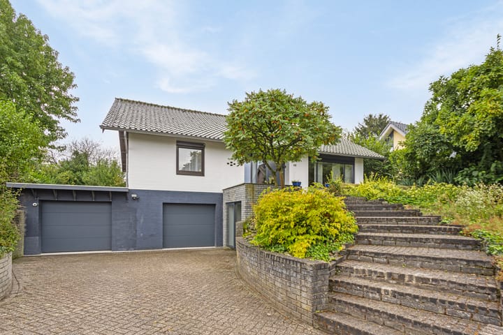 Photo 2 of Prickart 32