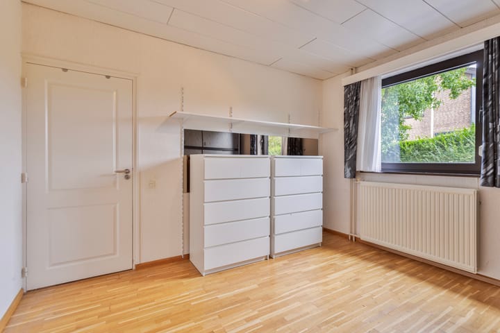 Photo 27 of Prickart 32