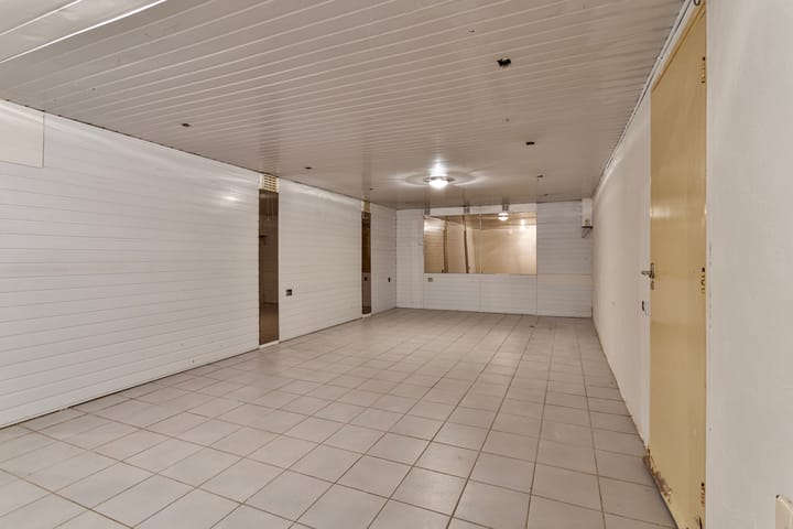 Photo 36 of Prickart 32