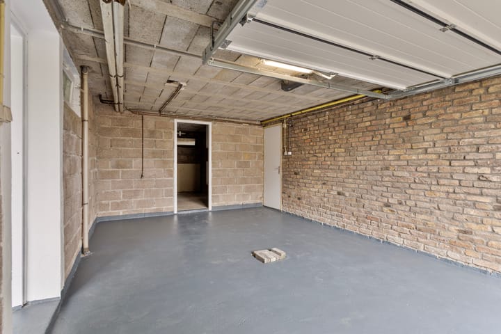 Photo 39 of Prickart 32