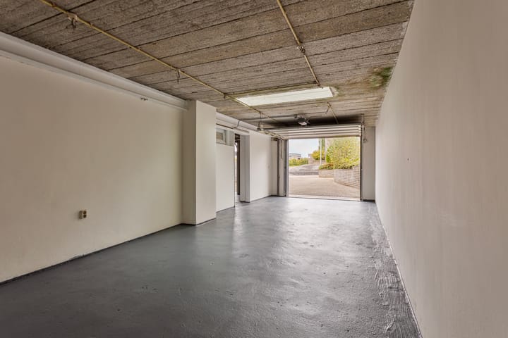 Photo 42 of Prickart 32