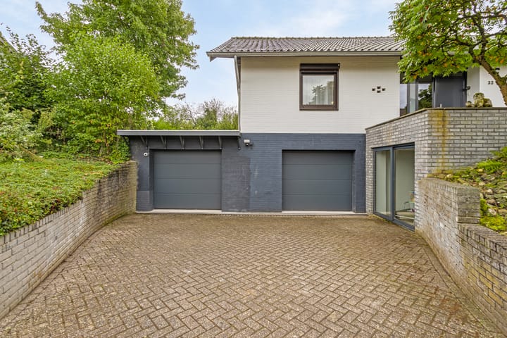 Photo 44 of Prickart 32