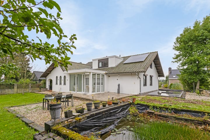 Photo 52 of Prickart 32