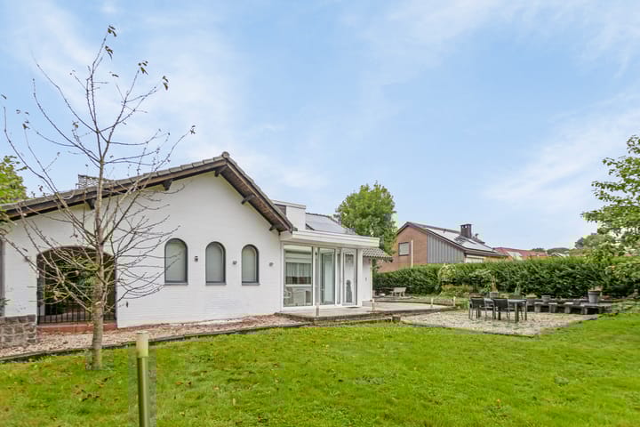 Photo 54 of Prickart 32