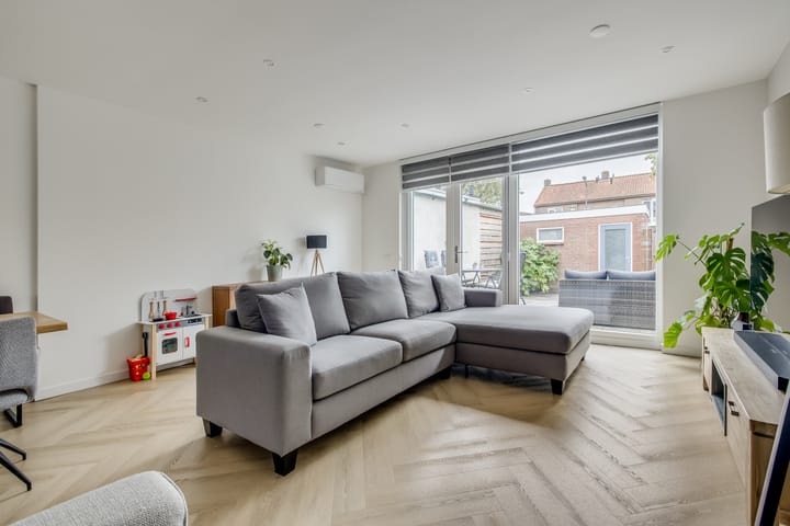 Foto 17 van Julianalaan 57