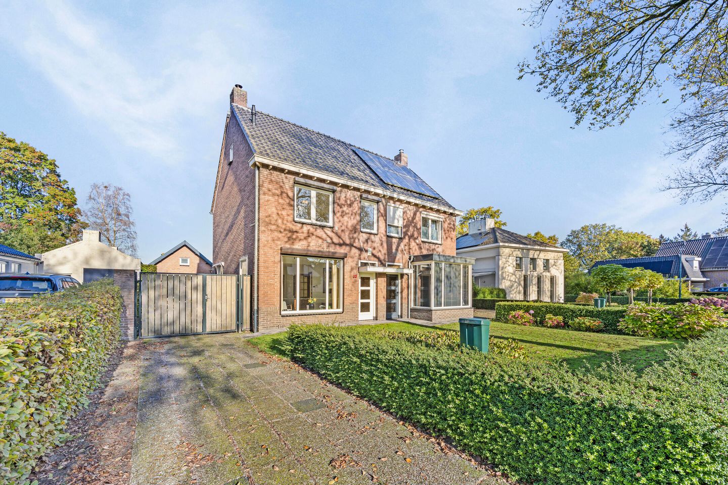 Photo 1 of Burgemeester Verheugtstraat 33