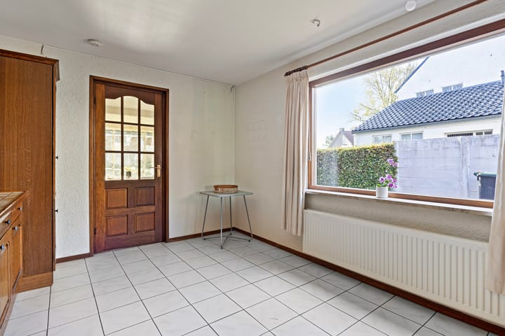 Photo 12 of Burgemeester Verheugtstraat 33