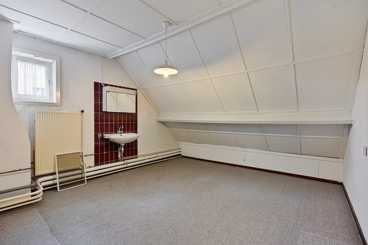 Photo 23 of Burgemeester Verheugtstraat 33