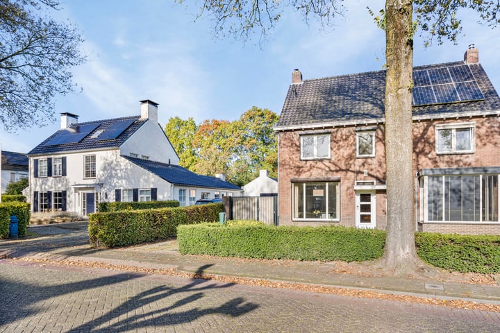 View photo 30 of Burgemeester Verheugtstraat 33