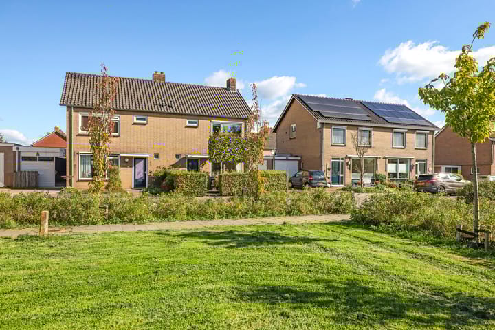 Foto 1 van Burgemeester Lewe van Aduardstraat 29