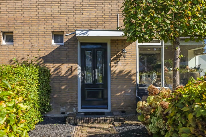 Foto 8 van Burgemeester Lewe van Aduardstraat 29