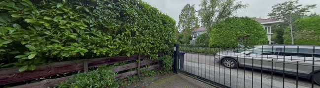 Bekijk 360° foto van Voortuin van Admiraal Helfrichlaan 1