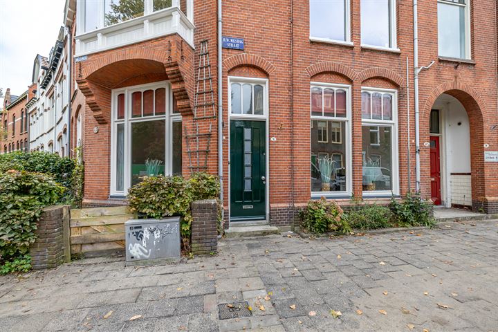 View photo 2 of H.W. Mesdagstraat 2