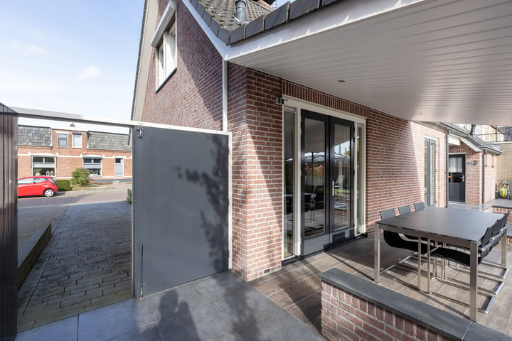 Bekijk foto 44 van Oranjestraat 9