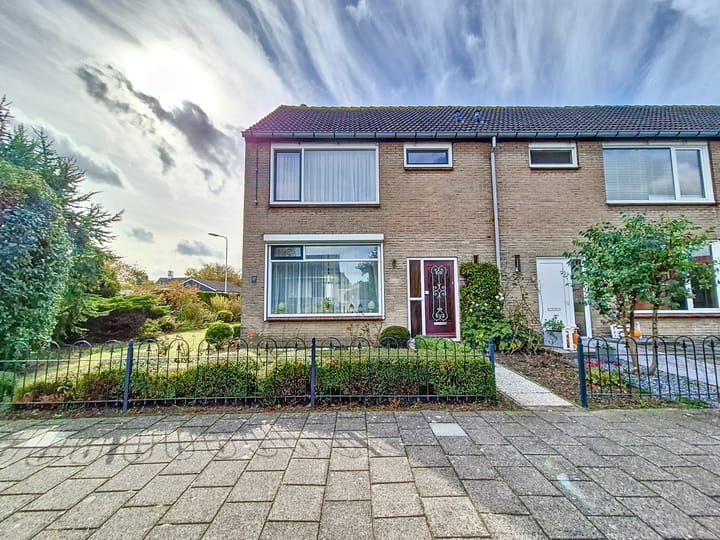 Foto 2 van Burgemeester van Zuijenstraat 19