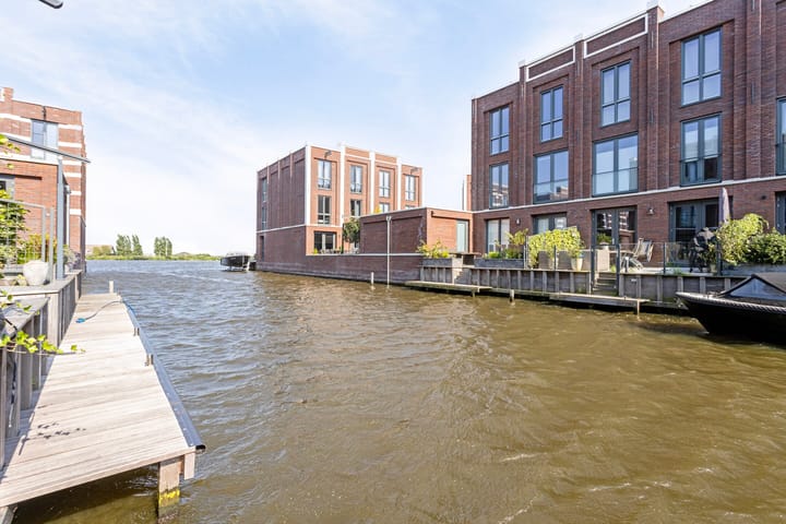 Foto 43 van Thalassa 19