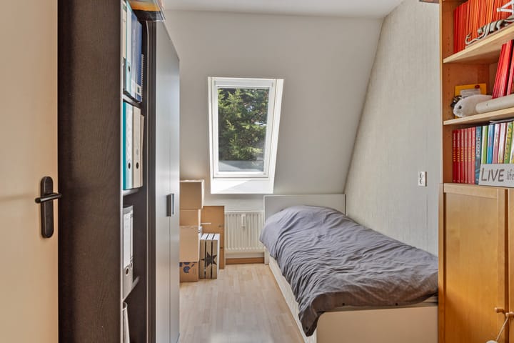 Foto 18 van Adriaan Roland Holststraat 74