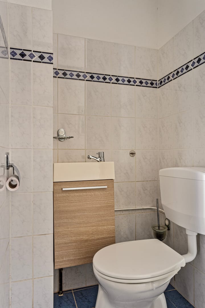 Foto 22 van Adriaan Roland Holststraat 74