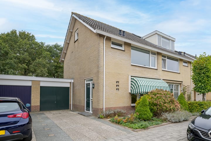 Foto 2 van Burgemeester van Outerenstraat 13