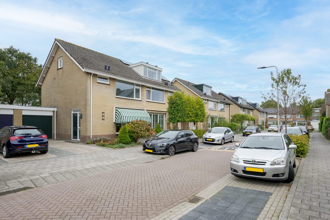 Foto 8 van Burgemeester van Outerenstraat 13