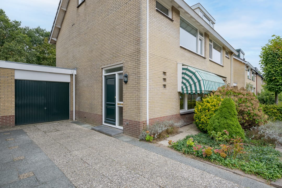 Foto 11 van Burgemeester van Outerenstraat 13