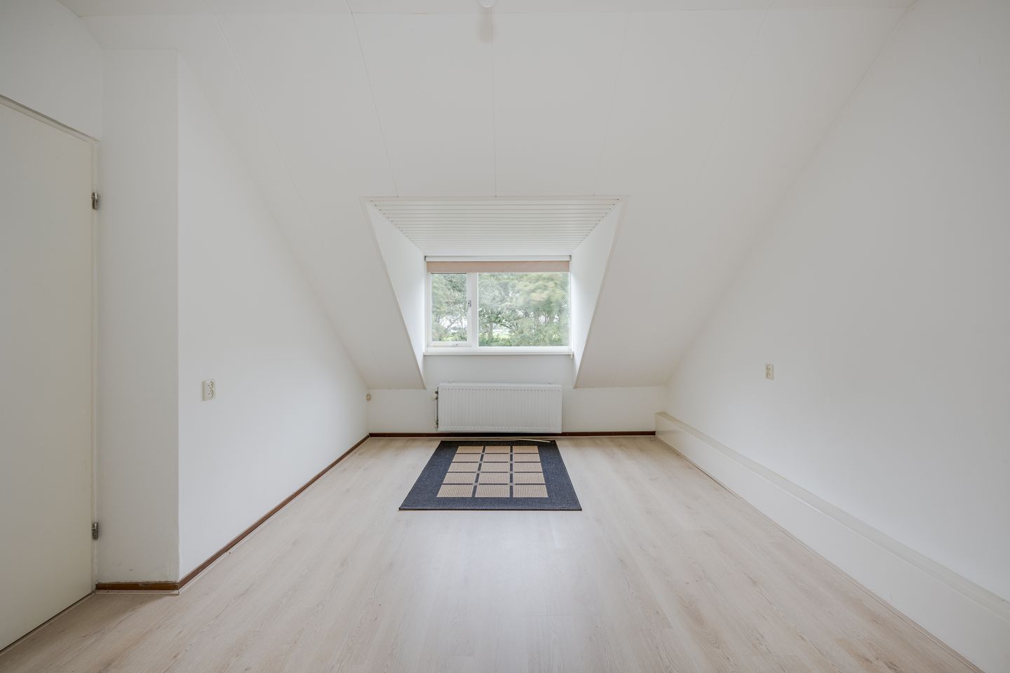 Foto 35 van Burgemeester van Outerenstraat 13