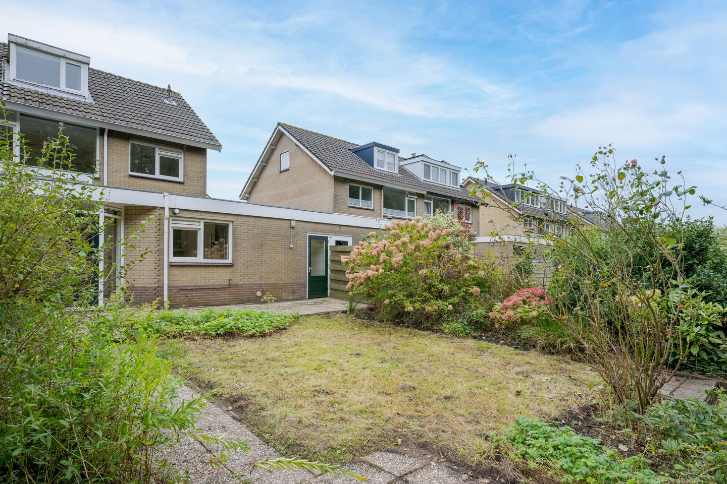 Foto 44 van Burgemeester van Outerenstraat 13