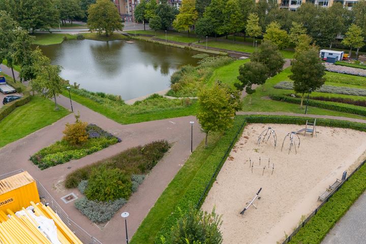 Bekijk foto 39 van Honingbijstraat 15