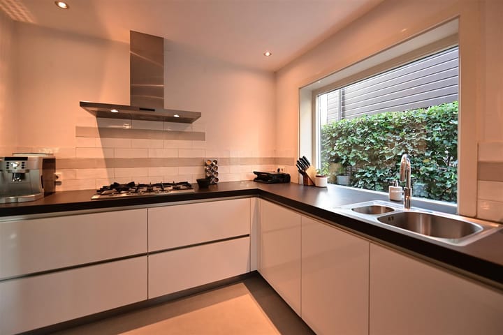 Foto 8 van Albertus Perkstraat 62