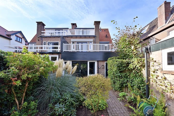 Foto 19 van Albertus Perkstraat 62