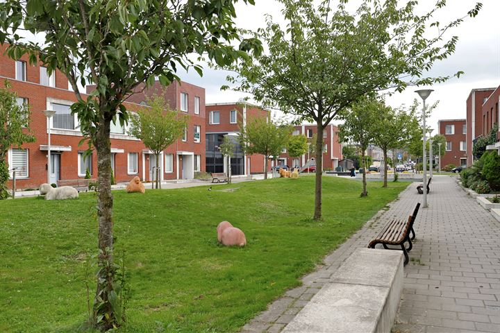 View photo 36 of Nijeveenstraat 23