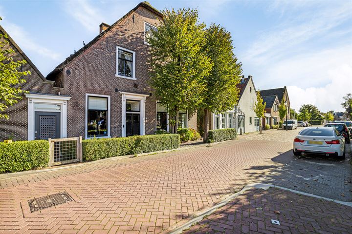 View photo 51 of Graaf Florisweg 4