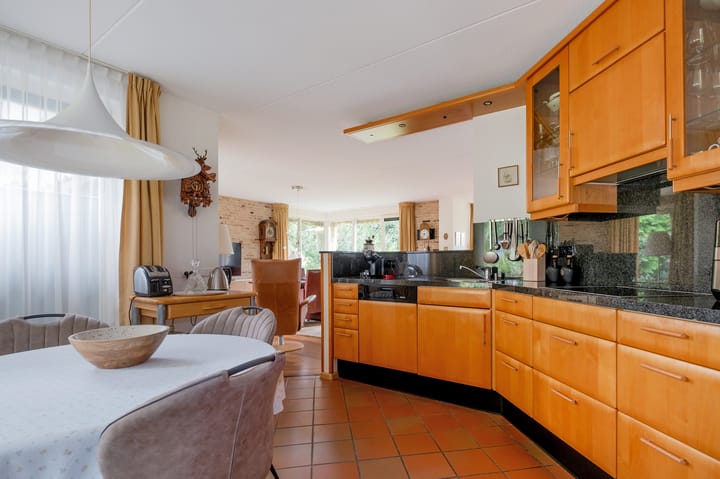 Foto 15 van Witrugspecht 43