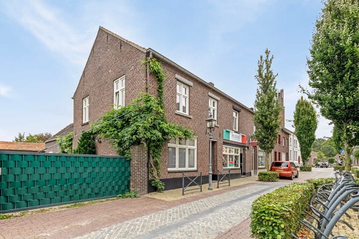 Grotestraat 8