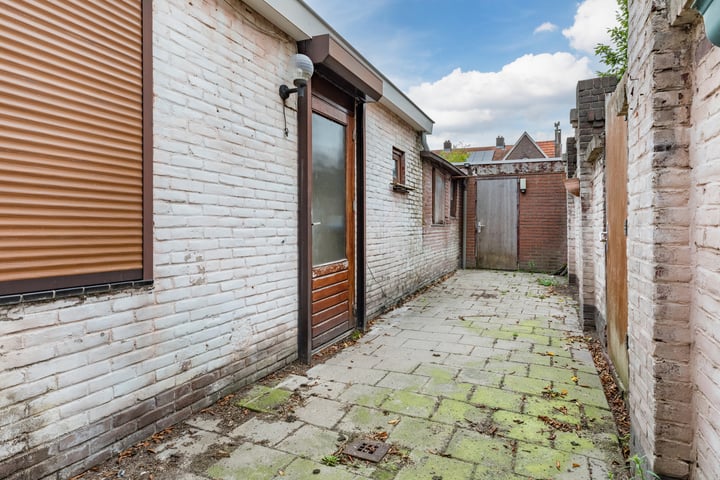 Bekijk foto 16 van Celebesstraat 34