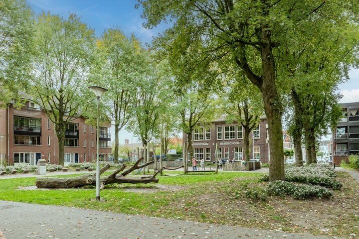 Bekijk foto 20 van Celebesstraat 34