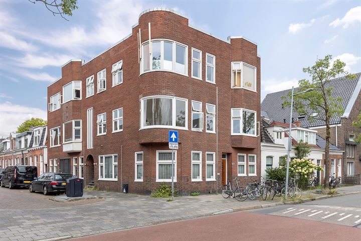 Bekijk foto 1 van Warmoesstraat 74