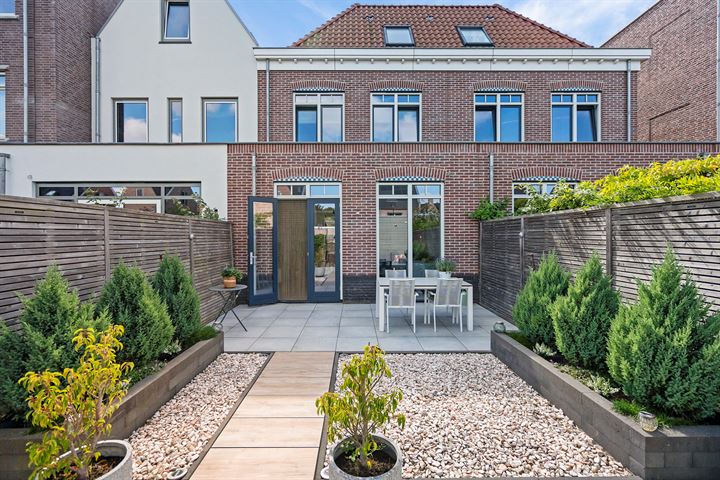 View photo 2 of Nieuwe Voorstraat 33