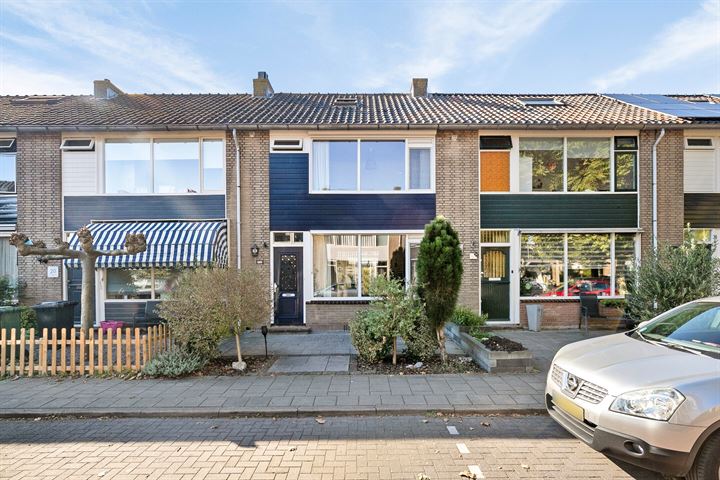 View photo 2 of Prinses Irenestraat 22