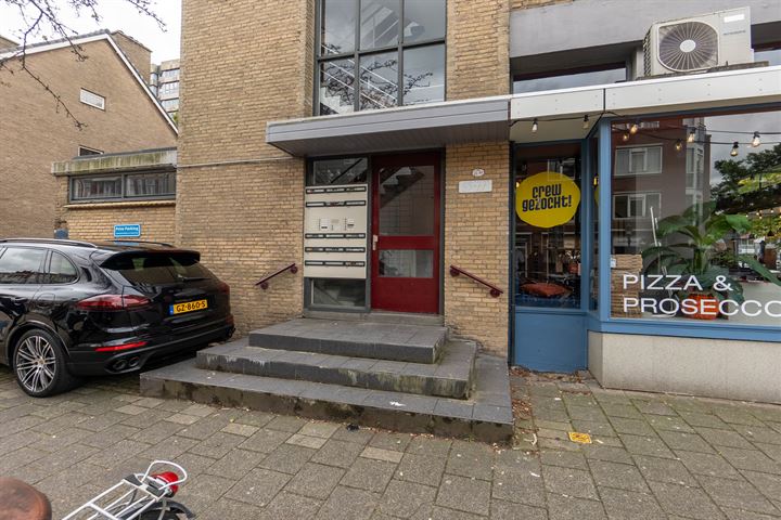 Bekijk foto 2 van Adelheidstraat 71