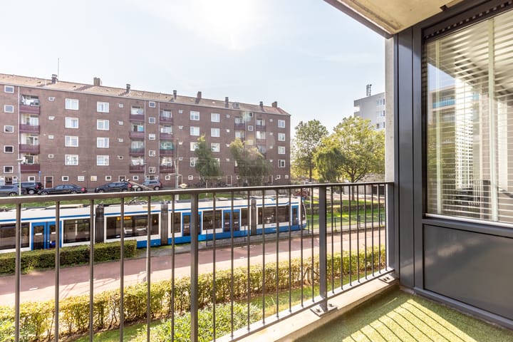 Photo 19 of Willem Baerdesenstraat 18