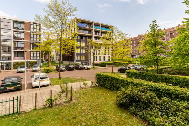 Photo 22 of Willem Baerdesenstraat 18