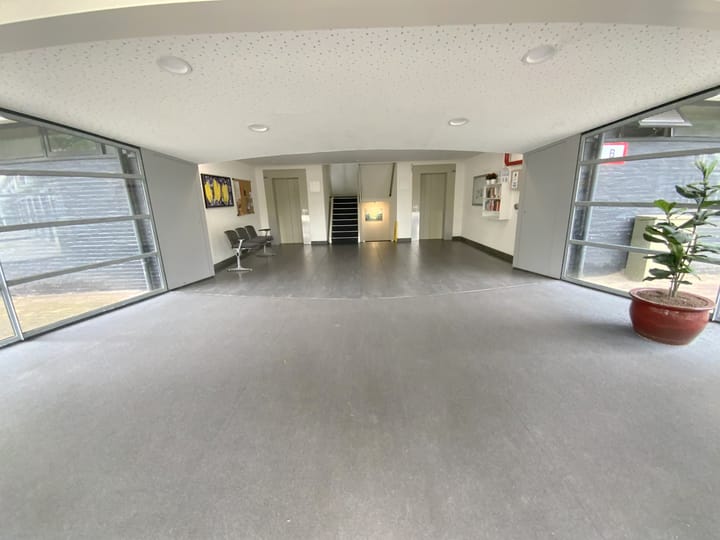 Foto 24 van van Harinxmaplein 131