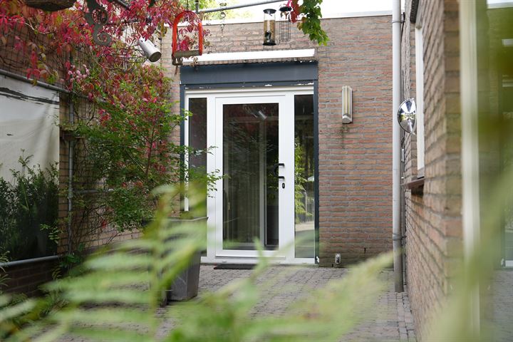 Bekijk foto 36 van Mendelssohnstraat 27