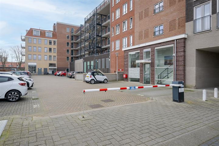 View photo 37 of Bomschuitstraat 33