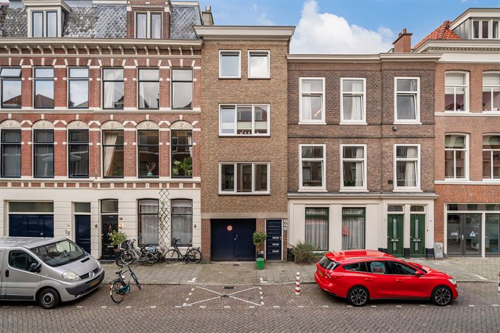 Bekijk foto 1 van Van Galenstraat 20