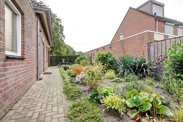 View photo 75 of Peelstraat 4