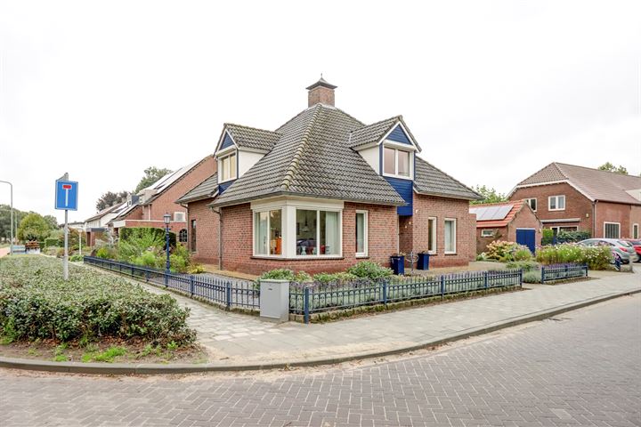 View photo 80 of Peelstraat 4