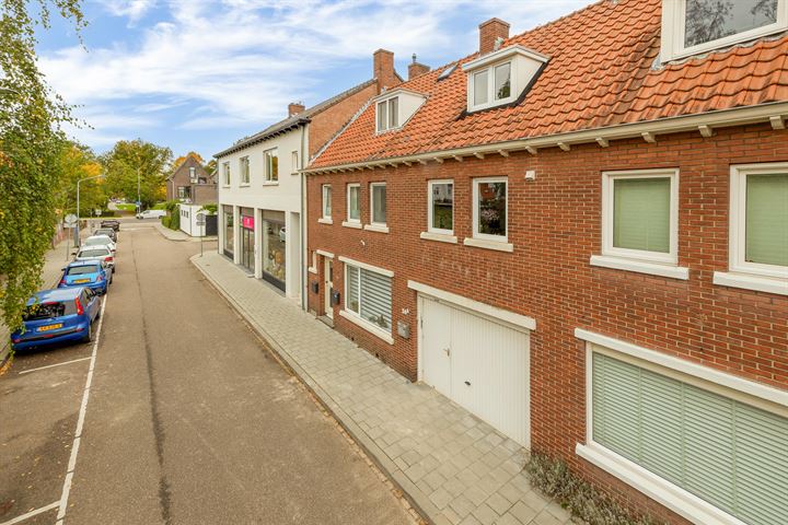 View photo 21 of Burgemeester Bloemartsstraat 26-A